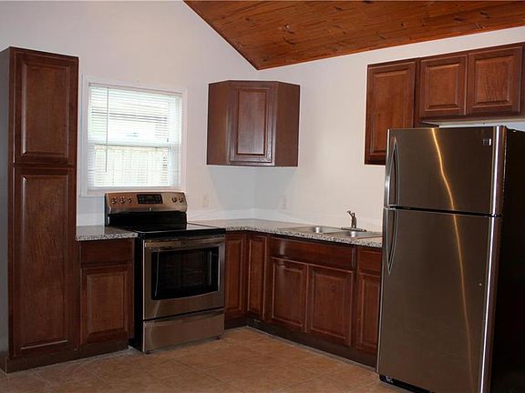 2nd image of 2825 S 48th St