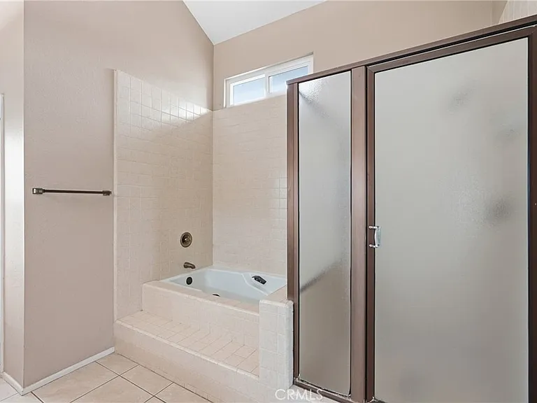 27371 Viana — Photo 18