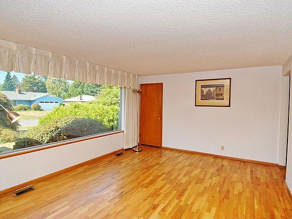 3rd image of 16520 4th Ave S