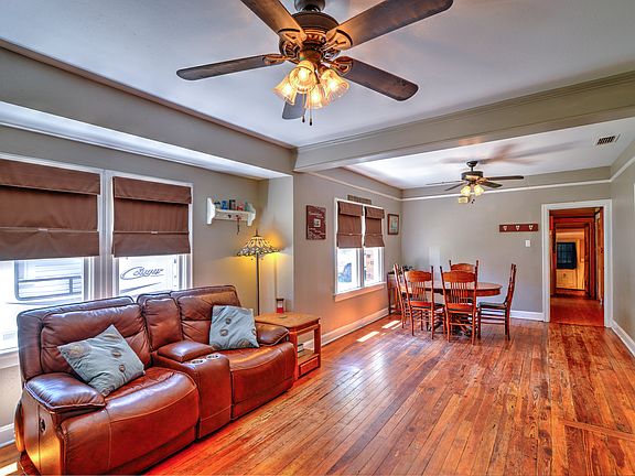 5th image of 208 S Myrtle Ave