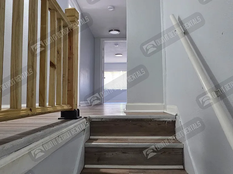 4188 Buckingham Ave — Photo 10