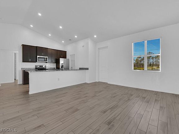 4th image of 4129 Andalusia Blvd