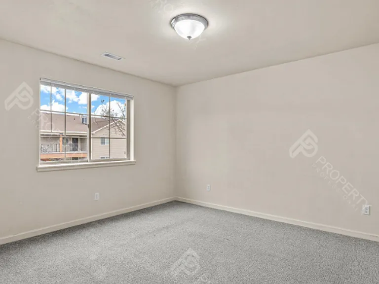 3037 Coal Mine Ave #F — Photo 34