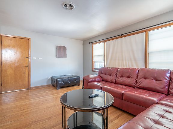 3rd image of 8209 W Lawrence Ave