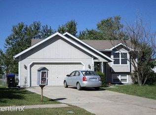 7426 SW 24th St, Topeka, KS 66614