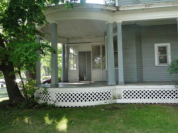 4th image of 453 Western Ave