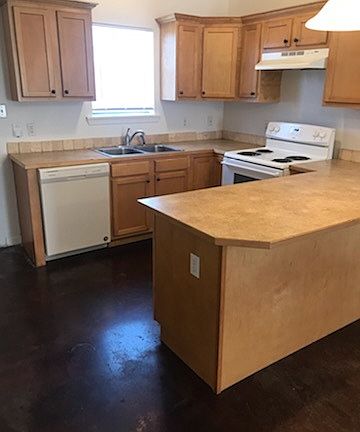 4th image of 2020 Southwood Dr APT B
