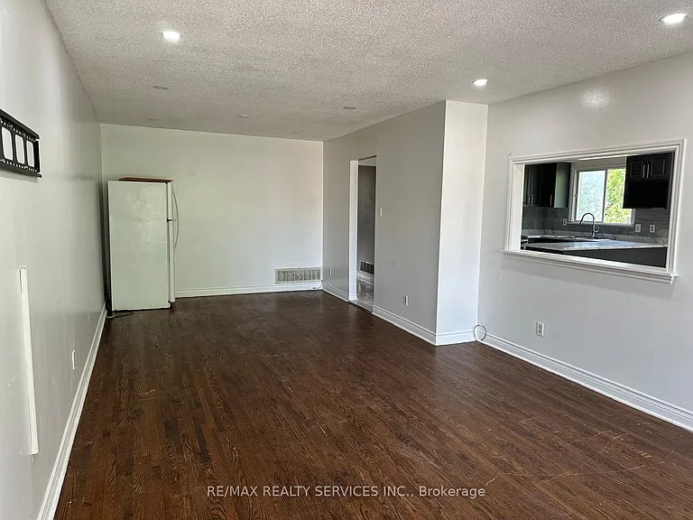 134 Jade Cres #MAIN — Photo 7