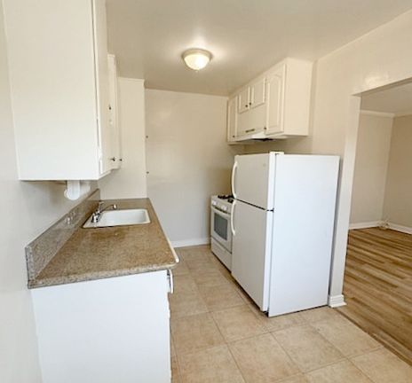4th image of 22325 S Vermont Ave APT A