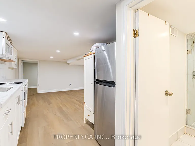 242 Emerson Ave #BASEMENT — Photo 15