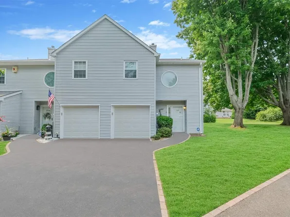 1505 Sara Circle #1505, Port Jefferson Station, NY 11776