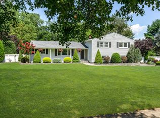 28 Windham Way, Freehold, NJ 07728