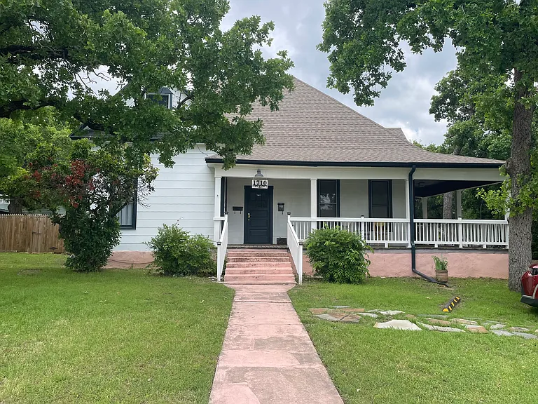 1710 Bolivar St — Photo 1