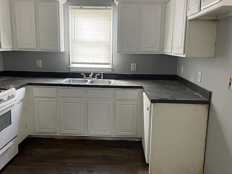 2162 Montrose Ave SE — Photo 6
