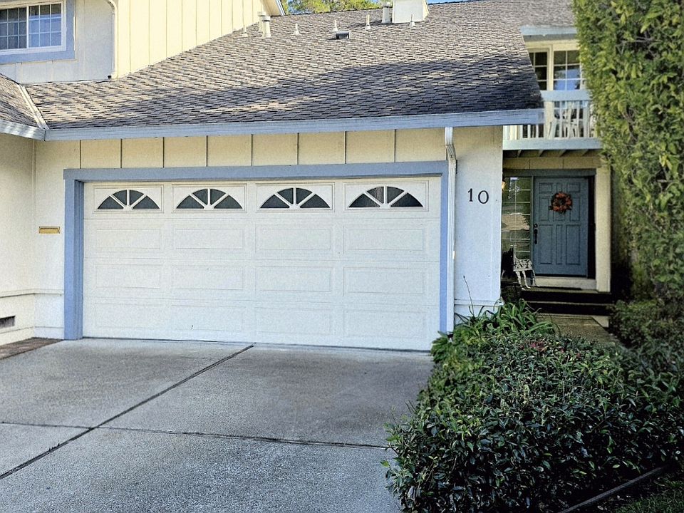 1st image of 10 De Anza Ct