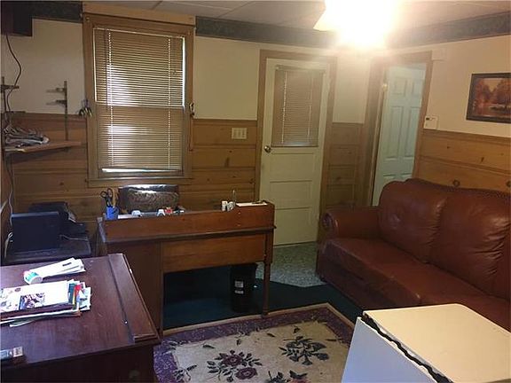 2nd image of 829 Barnett Ave