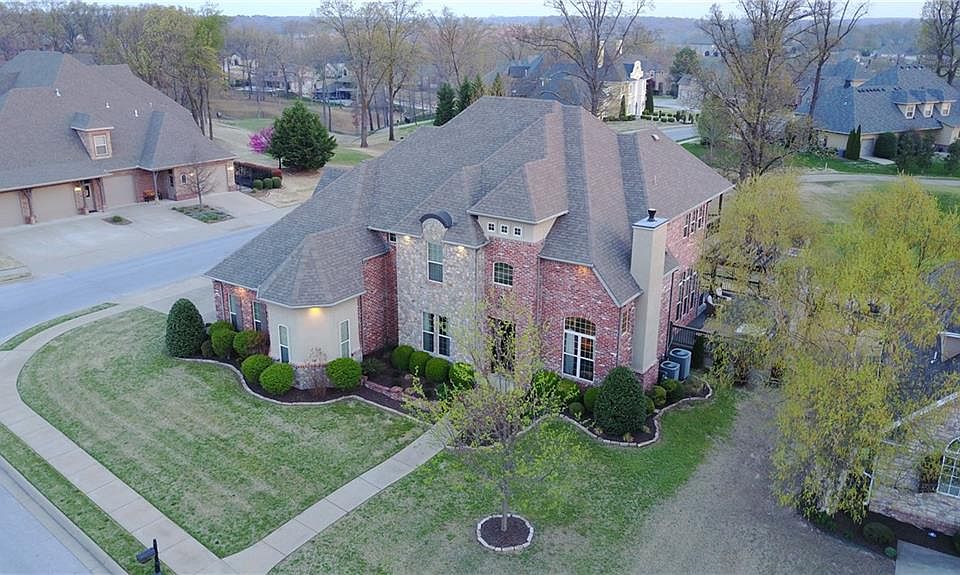 1st image of 6921 W Balmoral Dr