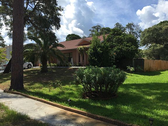3rd image of 1409 Poinsettia Ave