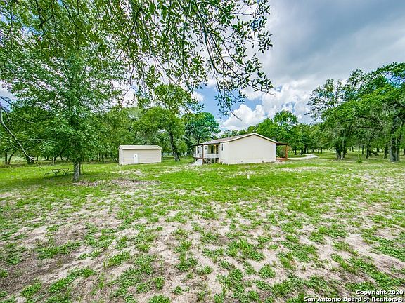 3rd image of 944 Eagle Creek Dr