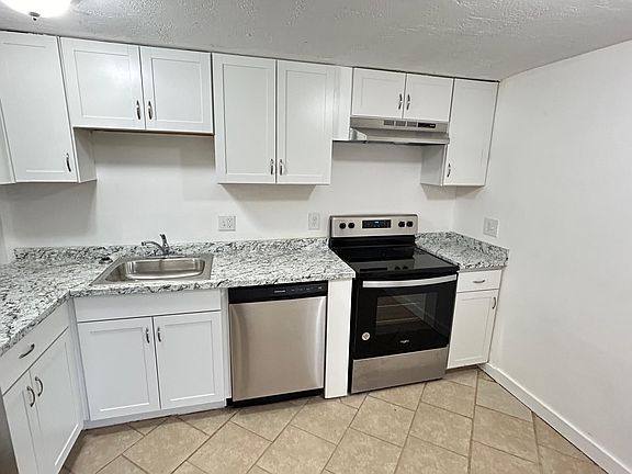 5th image of 313 Laurel St APT 3