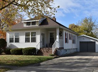 46 N Adams St, El Paso, IL