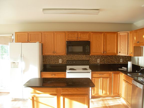 2nd image of 400 Fair Oaks Ave