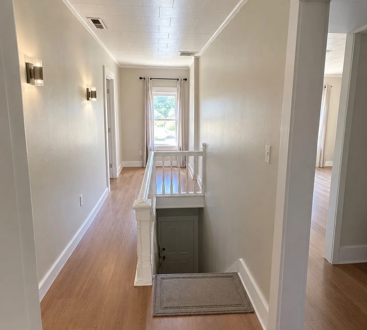 2 bed, 1100 sqft, $1,800 — Photo 1