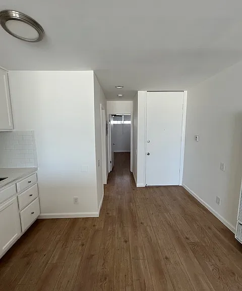 Beach House Apartments — Photo 21