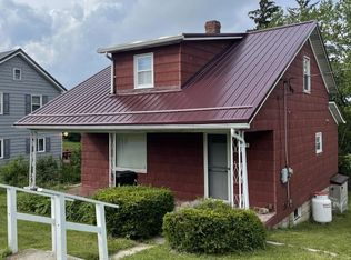 51 3rd St, Cairnbrook, PA 15924