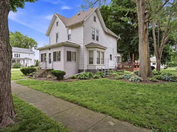 219 N Hickory St, Wenona, IL 61377