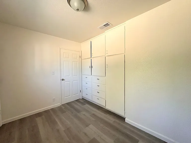 15050 Cottage Ave — Photo 13