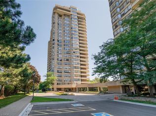 6 Willow St #702, Waterloo, ON N2J4S3