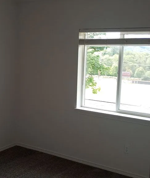 Vessey Park Apartments — Photo 55