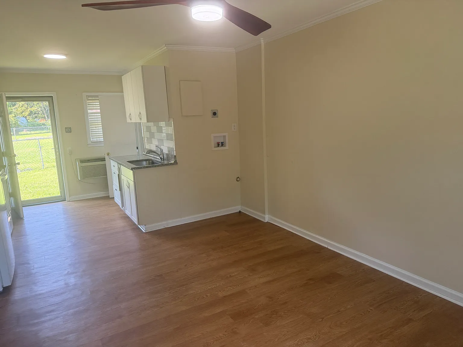 1 bed, 600 sqft, $1,075 — Photo 1