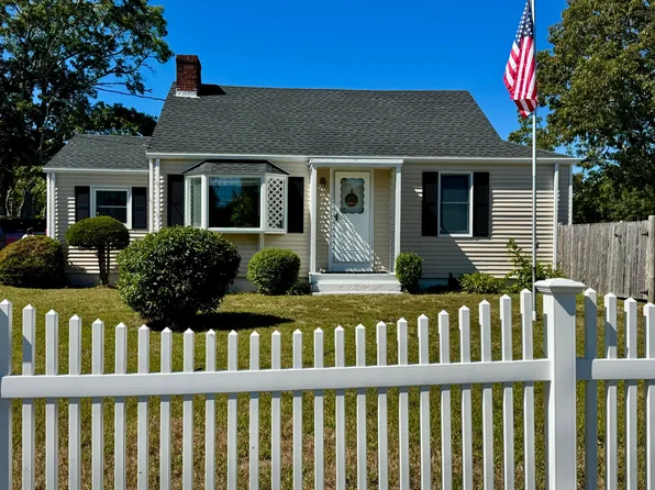 7 Queens Bay Lane, Buzzards Bay, MA 02532