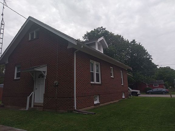 2nd image of 216 2nd St