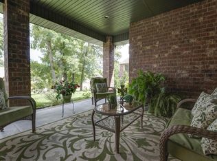 5278 S Woodfield Ave, Springfield, MO 65810