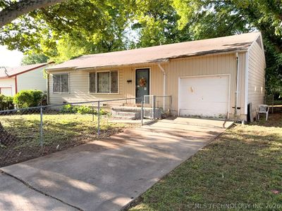 282 E 52nd Pl N