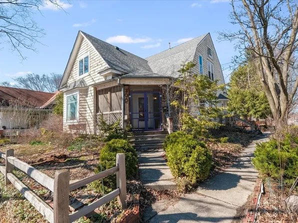 300 W Illinois St, Urbana, IL 61801