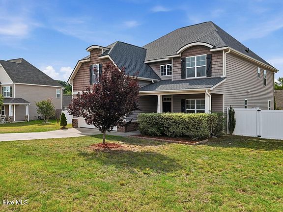 5th image of 910 Highgrove Drive