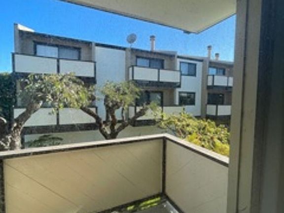 4th image of 421 Brosnan Ct