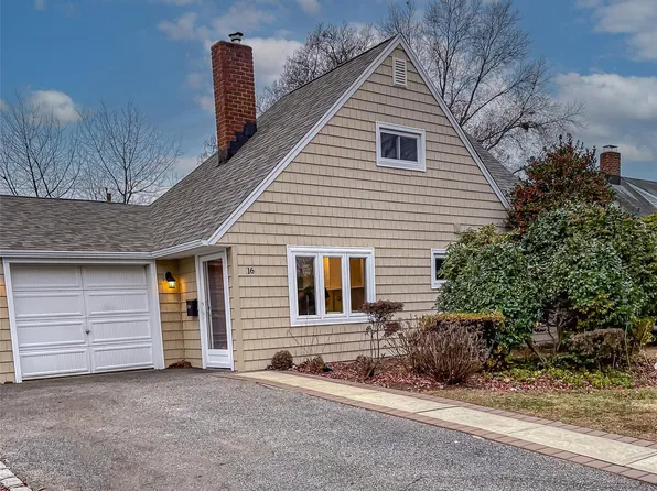 16 Sleepy Lane, Hicksville, NY 11801