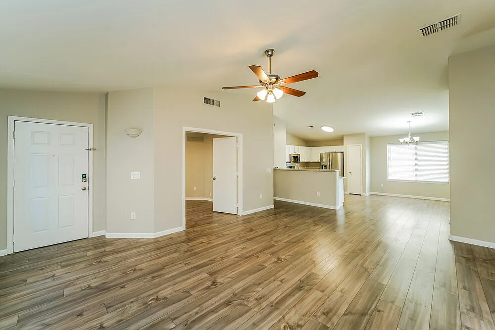 3 bed, 2.0 bath, 1538 sqft, $1,870 — Photo 4