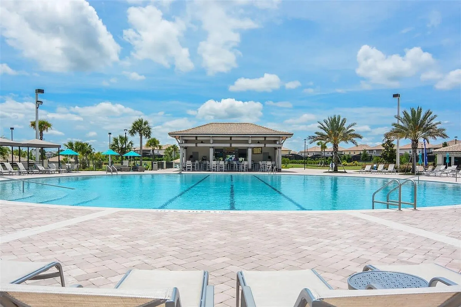 6 bed, 5.0 bath, 3282 sqft, $7,426 — Photo 2