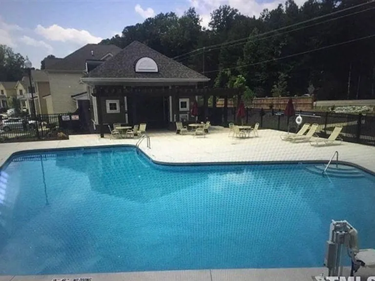 500 Lena Cir — Photo 25