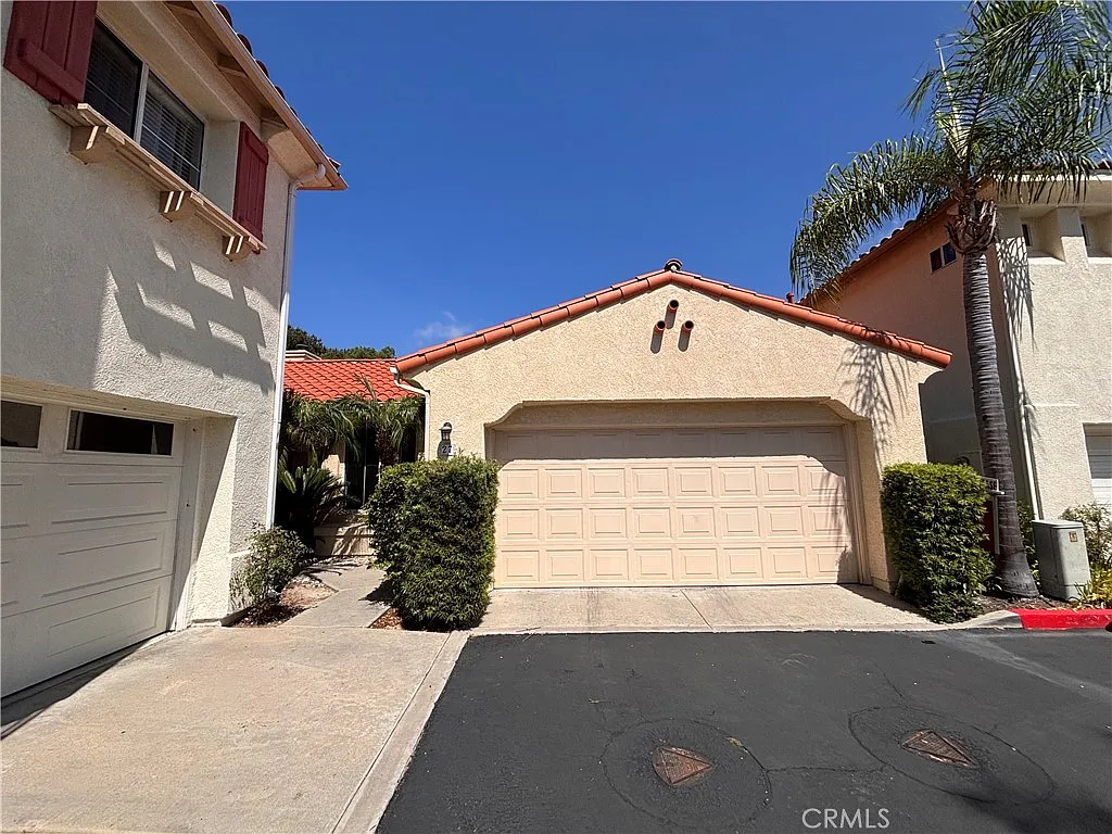 3 bed, 1426 sqft, $4,100 — Photo 4