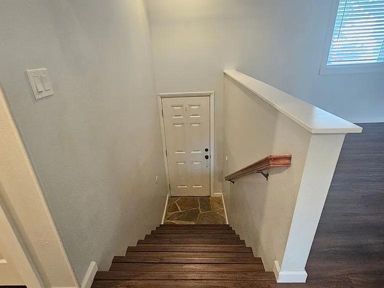 3906 W Albion St — Photo 3