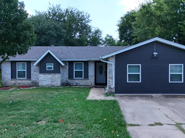 1002 Candlewick St, Arlington, TX 76014
