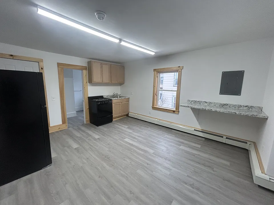 1 Center St