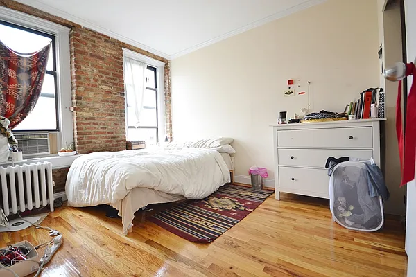 Rented by Bold New York | media 25